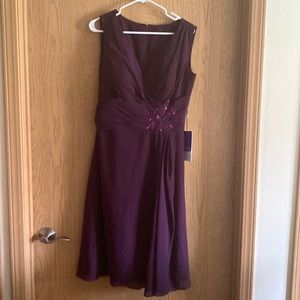 NEW Plum Elegant Prom/Wedding Dress, Size 16-18